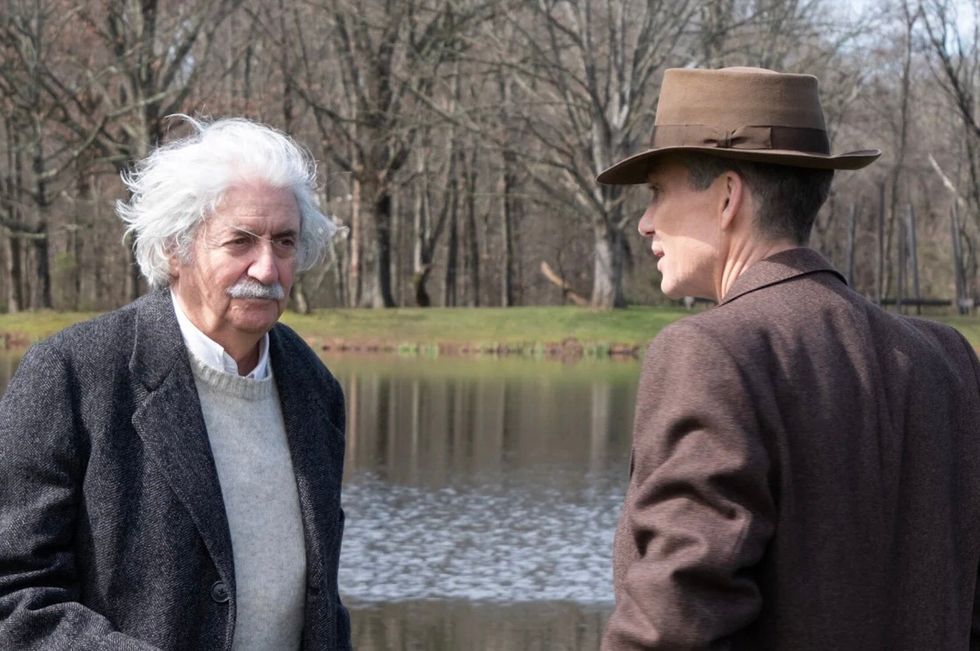 Einstein & Oppenheimer trong phim